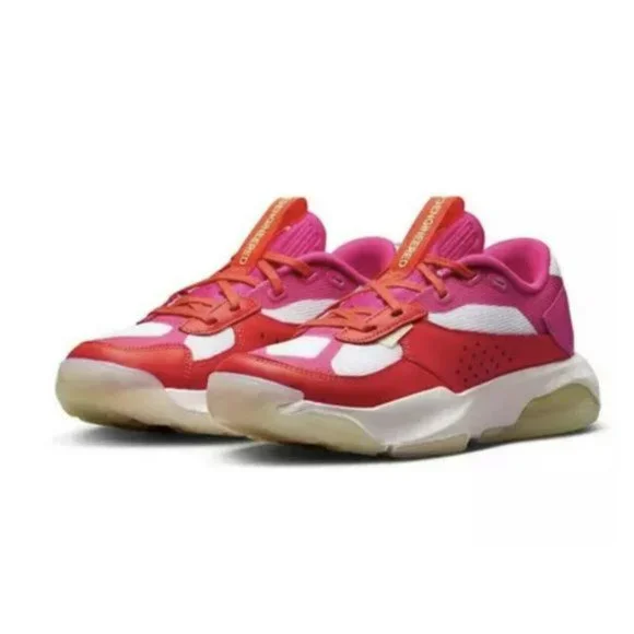 Nike Air Jordan 200E sneakers in Siren Red/Pink Prime Women's Low-Cut - Picture 5 of 10